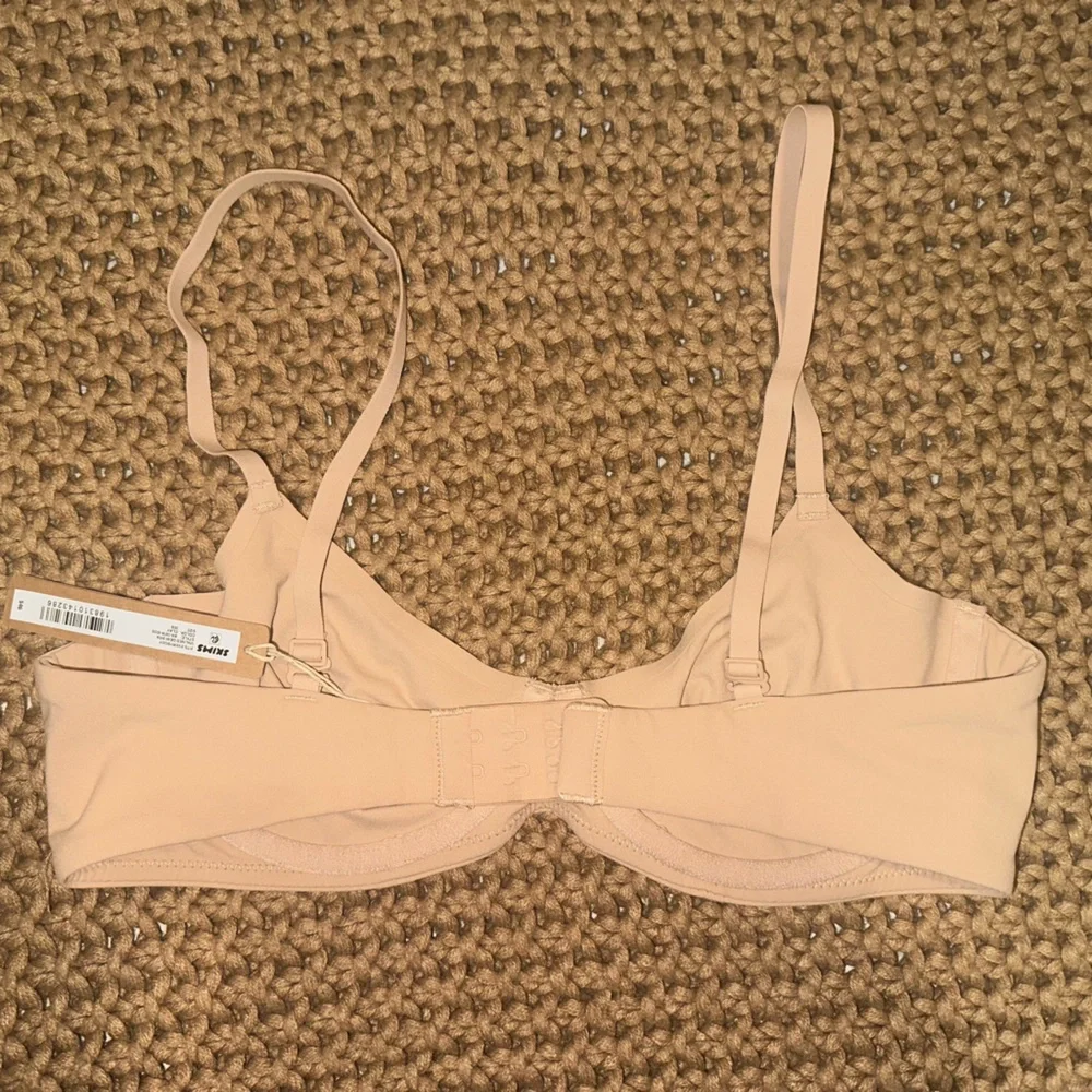 SKIMS Fits Everybody Unlined Demi Bra size 36B - Picture 2 of 3